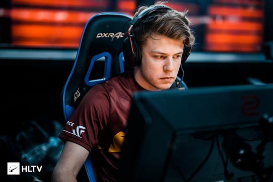 H4cker登场LPL六周年：希望你永远有光！