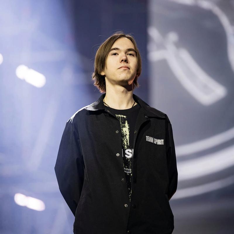 前EG辅助选手IgNar更推求职：我很渴望重返赛场