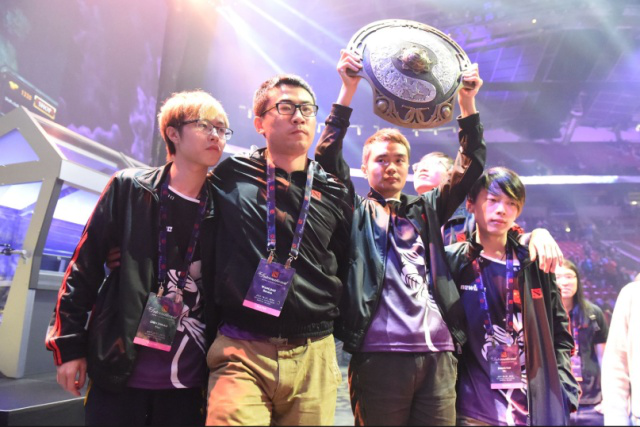 Hunter ： 我们没有像 NiKo 或 m0NESY 这样的明星选手，所以我们需要团结作战。