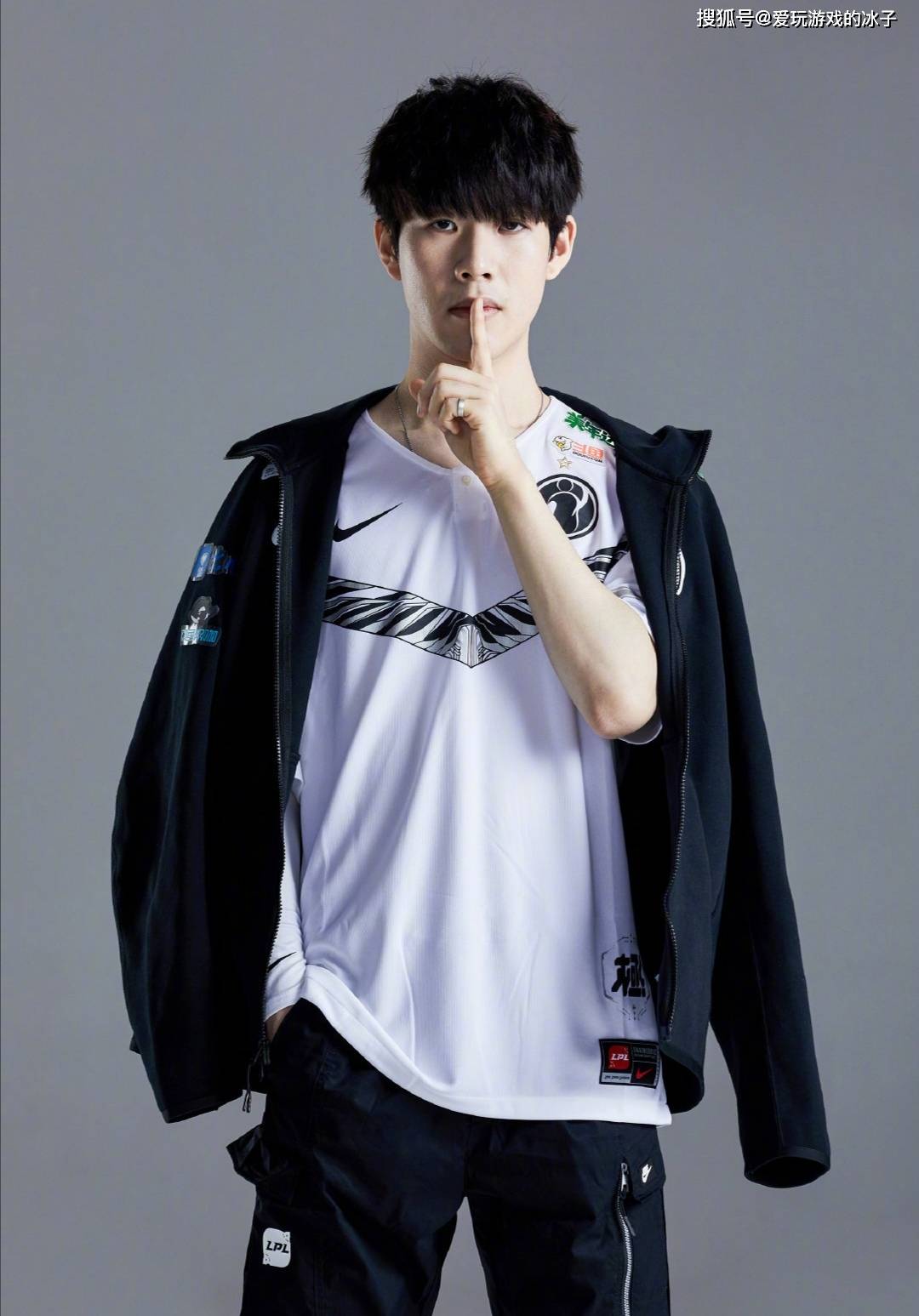 滔搏电子竞技俱乐部英雄联盟分部一队TES 主教练【罗盛 ID：Crescent】因个人原因，申请暂离赛场休息调整