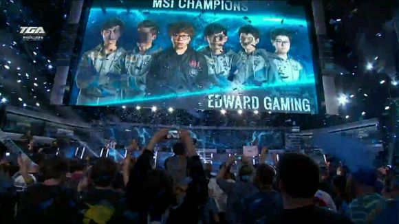 LPL Ale直播喷营销号带中上决裂节奏，却被营销号反喷像个文盲