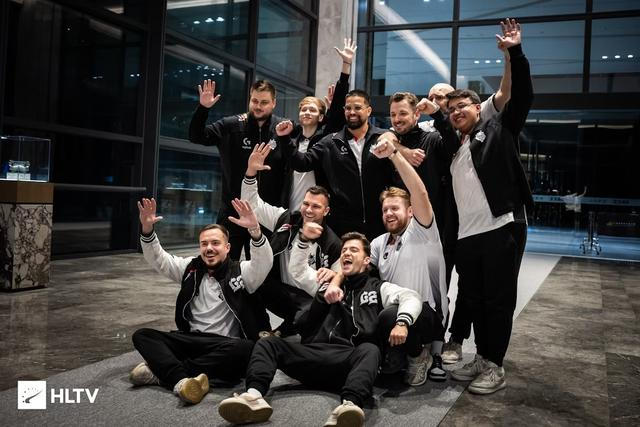 欧美权威媒体Dexerto选定2022 TOP5 最佳英雄联盟选手。其中TOP 3被LCK赛区包揽，4、5位来自LPL赛区。